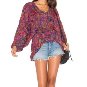   New Novella Royale Alex Top in Red Filmore Print